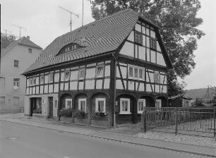 Wohnhaus mit Ladeneinbau