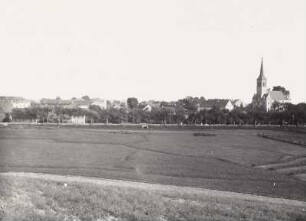 Dorfkirche : Ortsteilansicht mit Dorfkirche