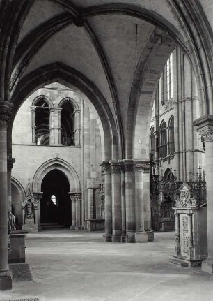Magdeburg. Dom zu Magdeburg St. Mauritius und Katharina (1363 geweiht). Blick vom nördlichen Seitenschiff nach Osten in den nördlichen Chorumgang