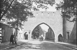 Stadtmauer : Tor an der Stadtmauer zu Tallinn