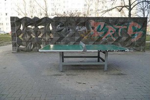 Formsteinwand Berlin-Fennpfuhl, Standort Paul-Zobel-Straße 1-4