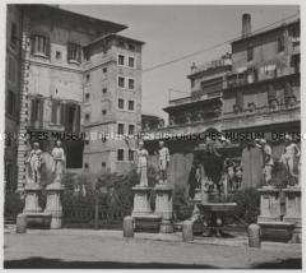 Rom, Piazza Borghese, Palazzo Borghese, Hof