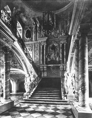 Brühl, Schloss Augustusburg, Treppenhaus, Gesamtentwurf: J. C. Schlaun, F. de Cuvilliés, Treppenhaus: Balthasar Neumann