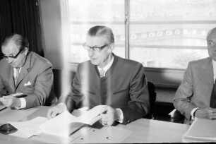 Freiburg: Oberfinanzdirektion; Pressekonferenz bei der Oberfinanzdirektion; Präsident Dr. Bolder