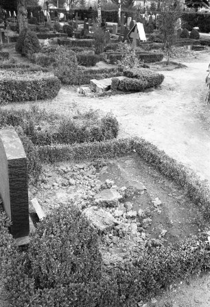 Grabräumungsarbeiten auf dem Stadtteil-Friedhof Daxlanden