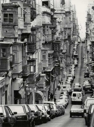 Typisches Stadtbild in Valetta, in der Merchants Street