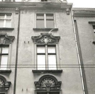 Cottbus, Friedrich-Ebert-Straße 41. Wohn-und Geschäftshaus (E. 19. Jh.). Fenster (2. OG)
