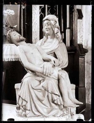 Pietà, Holzplastik
