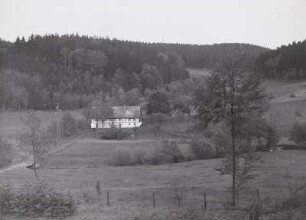 Bienhof (Oelsen), Talhang mit Häusleranwesen