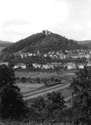 Biedenkopf, Stadtansicht : Biedenkopf. Stadtansicht. Blick zum Burgberg mit Altem Schloss (14. Jahrhundert)