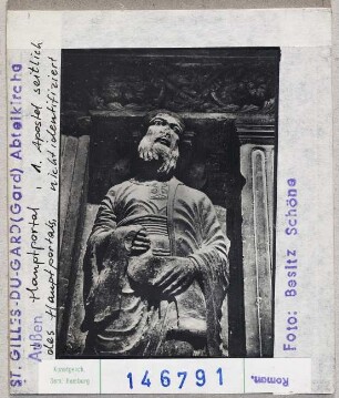 Saint-Gilles-du-Gard: Abteikirche, Westfassade, Hauptportal, erster Apostel seitlich des Hauptportals