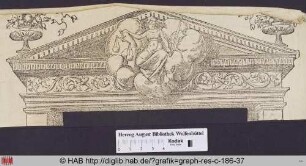 Antiker Giebel mit Peronifikation der Justitia, auf den Ecken je eine Fruchtschale.