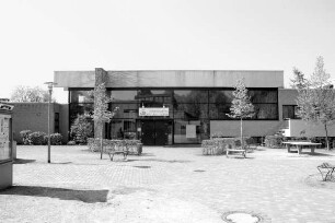 ehem. Ökumenisches Gemeindezentrum; Baunatal, Bornhagen 1, Bornhagen 3