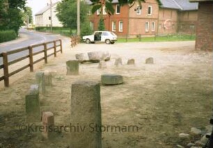Sprenger Weg 1: Stormarnsches Dorfmuseum: Freigelände: historische Grenzsteine