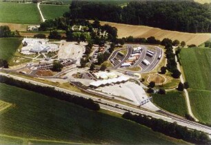 Tank- und Rastanlage Breisgau, Luftaufnahme, Umbaumaßnahmen 1996/97, gebaut 1965, umgebaut 1992-93. Eröffnung des neuen Rasthauses im Mai 93.