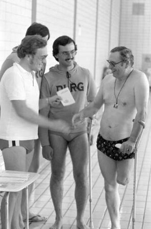 2. Volksschwimmen der Ortsgruppe Neureut der Deutschen Lebensrettungsgesellschaft DLRG im Hallenbad Neureut
