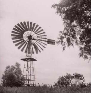 Windkraftanlage mit Gittermast : Middelhagen-Lobbe. Windkraftanlage mit Gittermast