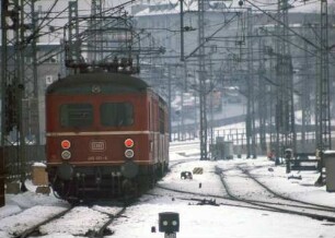 Stuttgart Hbf. Ausfahrt elTW 465 001