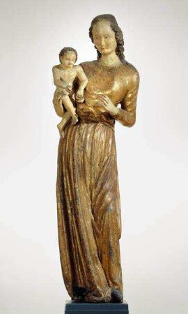 Stehende Maria mit Kind, sogenannte "Goldene Madonna", ehemals mit Krone. Das Jesuskind fütterte aus einem Napf wohl einen Vogel, den es ursprünglich in der Rechten hielt.