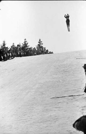 Neustadt: Deutsche Skimeisterschaften Nordische Kombination; große Schanze; Meistersprünge, von unten