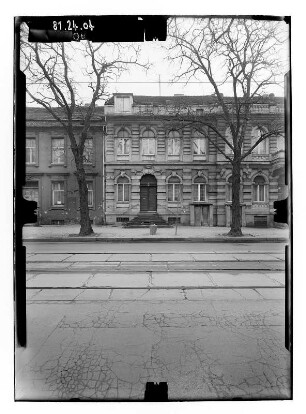 Potsdam, Wilhelm-Pieck-Straße (Charlottenstraße) 6. Wohnhaus. Straßenfront