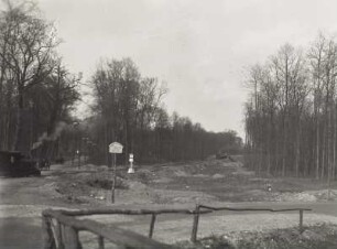 Leipzig-Wahren : Leipzig-Wahren. Burgaue. Straßenbrücke Gustav-Esche-Straße über die Luppe. Blick auf Feldbahntrasse für Wasserbauvorhaben Elster-Luppe-Regelung