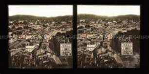 Blick auf Cannes und Berge