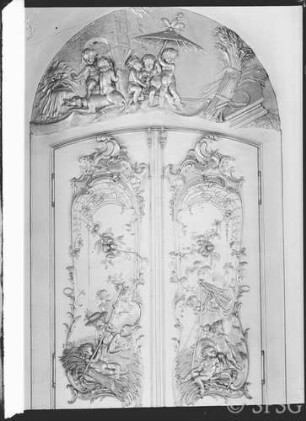 Berlin, Schloss Charlottenburg, Neuer Flügel, Speisesaal, Weißer Saal, R.: 362, Nördliche Tür der Westwand.