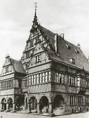 Paderborn. Rathaus (1613-1616; H. Baumhauer). Eckansicht von Nordost