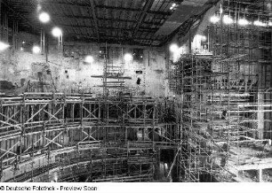Opernhaus. Neubau der Ränge im Zuschauerraum