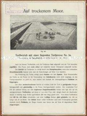 Torfbetrieb mit einer liegenden Torfpresse