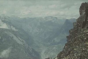 Reisefotos Norwegen. Geirangerfjord. Ansicht von erhöhtem Standpunkt mit dem Wasserfall "Die sieben Schwestern"