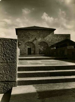 Burgmuseum. Fundament der Barbarossaburg. Negativ Stadtbauamt