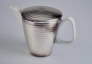 Kaffeekanne mit isolierender Hülle