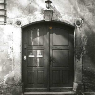 Grünhainichen, Lengefelder Straße 14. Wohnhaus (ehemals Spielwarenverlagshaus Johann David Oehme und Söhne) (1811). Haustür