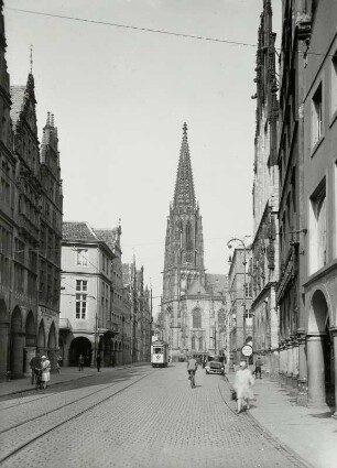 Münster, Prinzipalmarkt : Münster. Prinzipalmarkt. Blick nach Norden zur Stadt- und Marktpfarrkirche St. Lamberti