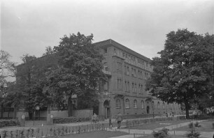 Evangelischer Oberkirchenrat in der Blumenstraße.