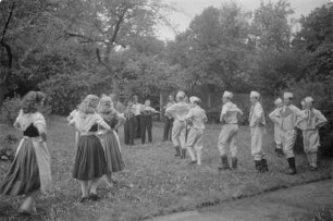 Sorbisches Jugendensemble der Sorbischen Oberschule Bautzen.Tanzgruppe : Prěnja serbska kulturna brigada Serbskeje wyšeje šule w Budyšinje. Rejwanska skupina.
