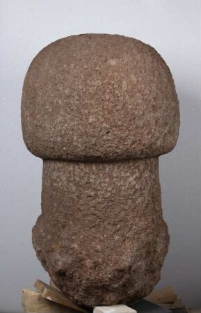 Archaischer Grabaufsatz (Cippus)