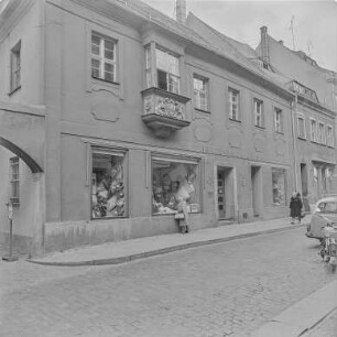 Hebers Fabrikationsräume : Bautzen. Bettenhaus Heber, Wendische Straße 9. Straßenansicht