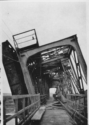 Weserwehr Dörverden, Beschädigte Brücke