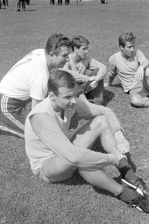 Erstes Training des KSC nach der Sommerpause im Wildparkstadion.