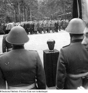 Überführung der Urne des polnischen Generals nach Warschau