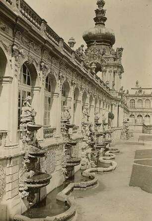 Dresden, Zwinger : Zwinger. Langgalerie. Hofansicht gegen Pavillon E