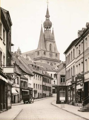 Sankt Wendel. Katholische Wallfahrtskirche (1301/1500). Ansicht von der Luisenstrasse