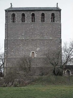 Ehemaliges Augustiner-Chorherrenstift — Stiftskirche Sankt Petrus — Westquerturm
