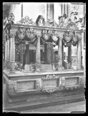Baldachingrab von Graf Ludwig III. von Löwenstein und seiner Gemahlin Anna von Stolberg (Bettlade)