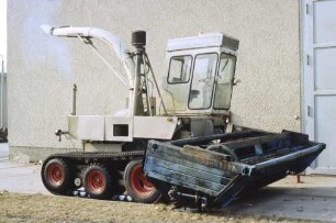 Feldhäcksler E 281 mit Gummigleisband