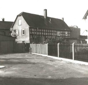 Böhlen-Großdeuben, Kirchstraße 21. Wohnhaus (1886/1900)