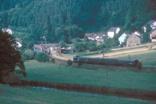 St. Thomas Lok Baureihe 211 Nahverkehrszug B4yg-Wagen